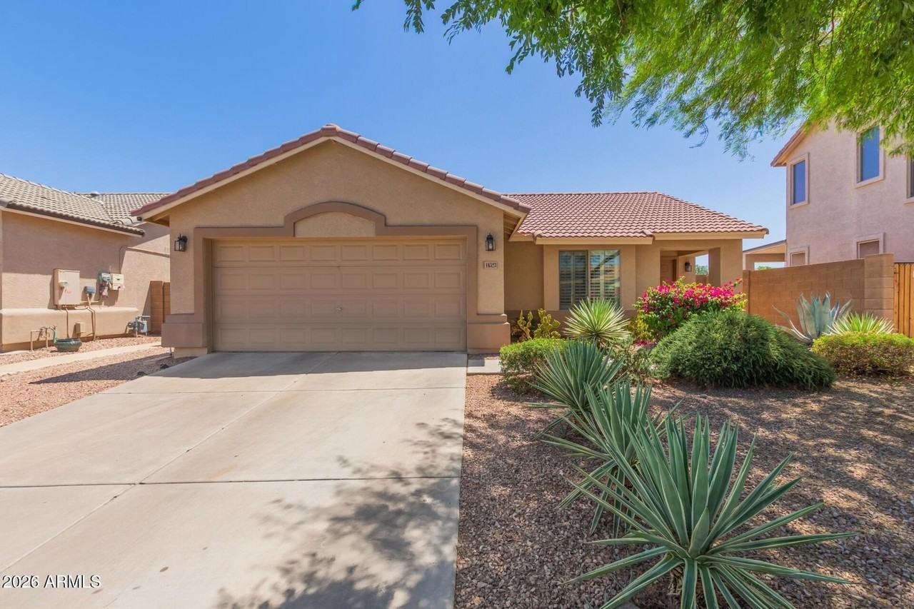 16523 W Saguaro Ln