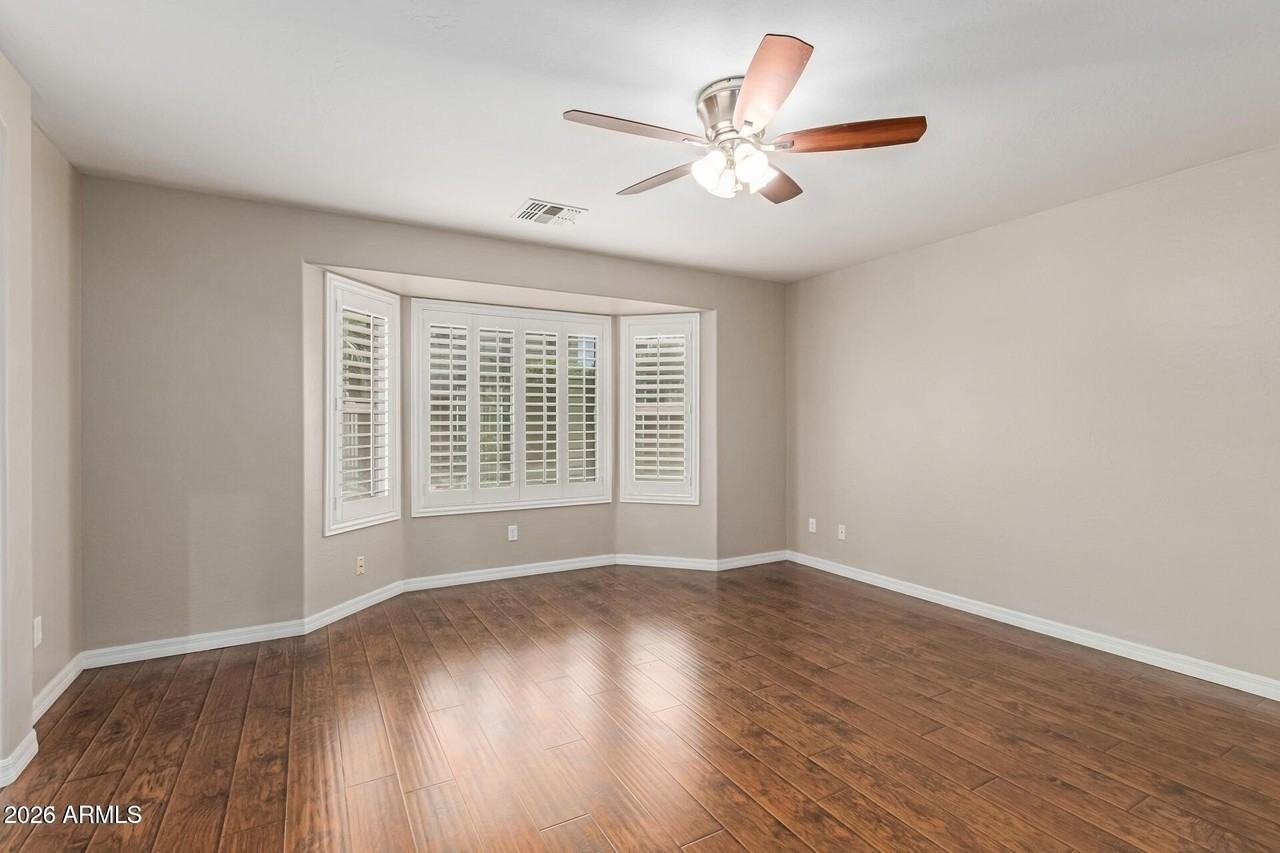 16523 W Saguaro Ln - Photo 6 of 17