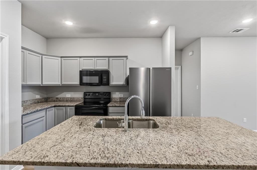 3007 Stevens Dr - Photo 6 of 25