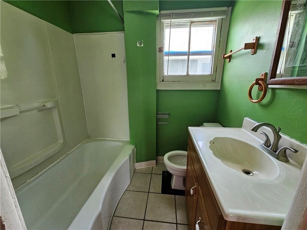 254 Anderson Ave - Photo 5 of 7