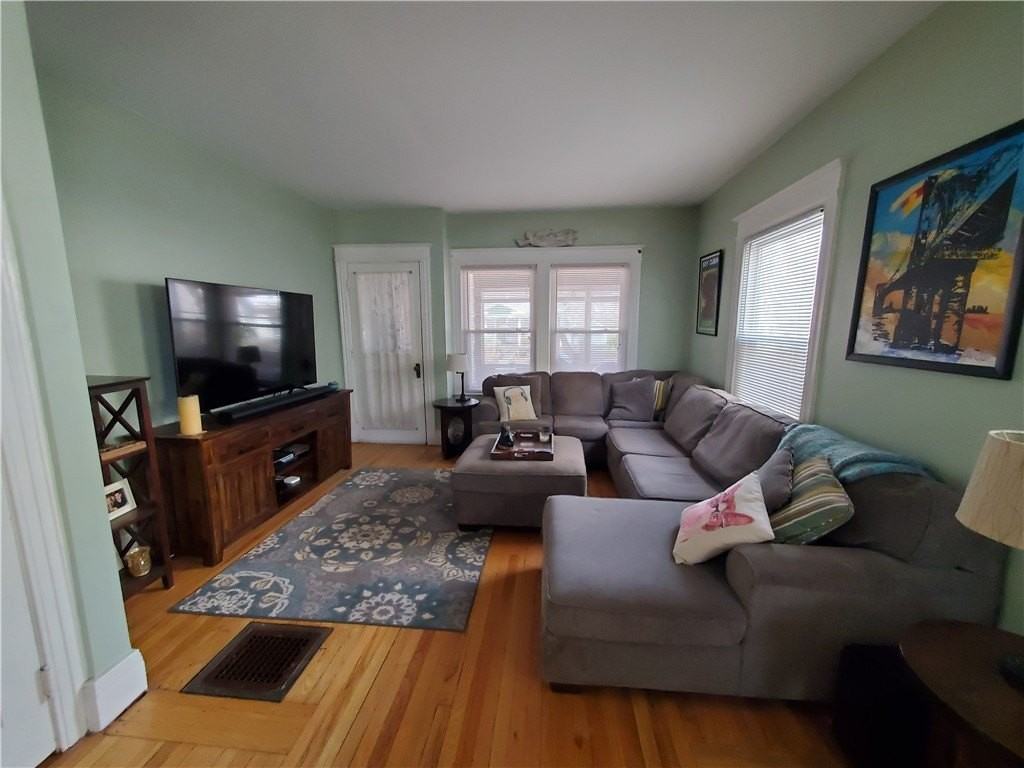 274 Field St - Photo 2 of 17