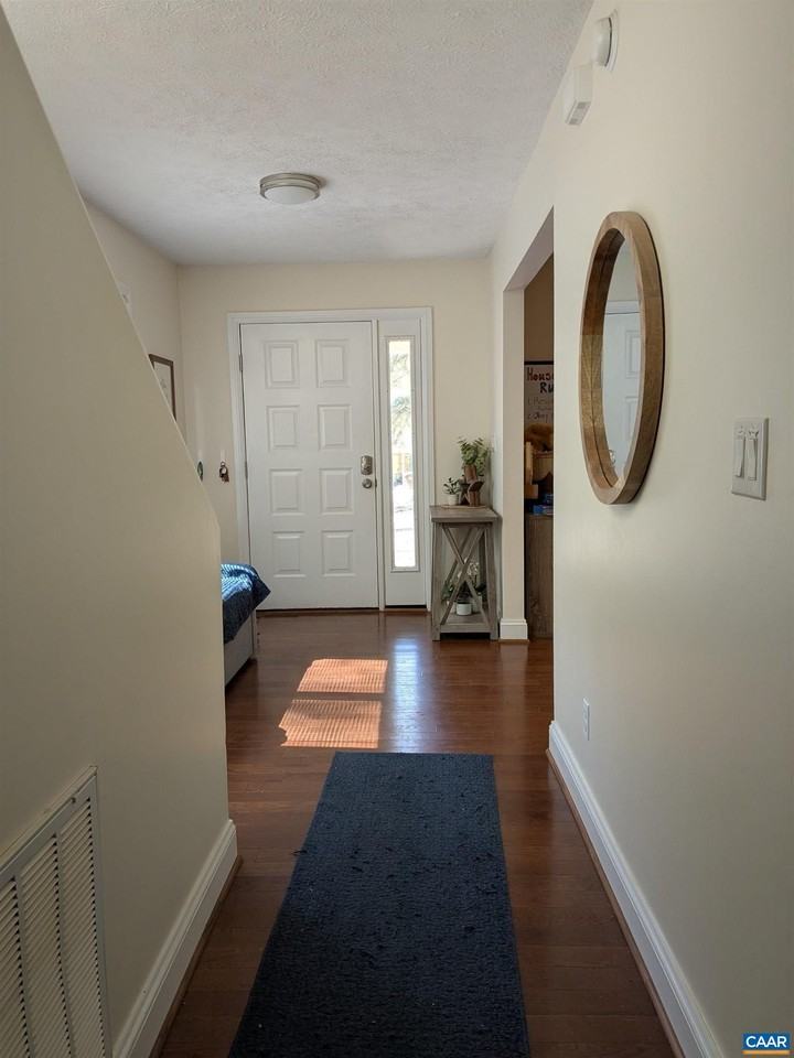 7 Stonewall Rd - Photo 5 of 30