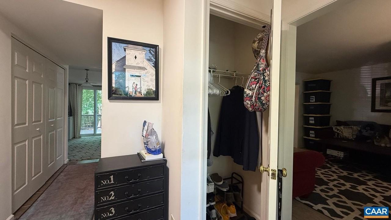 3190 Saddlebrook Ln - Photo 3 of 29