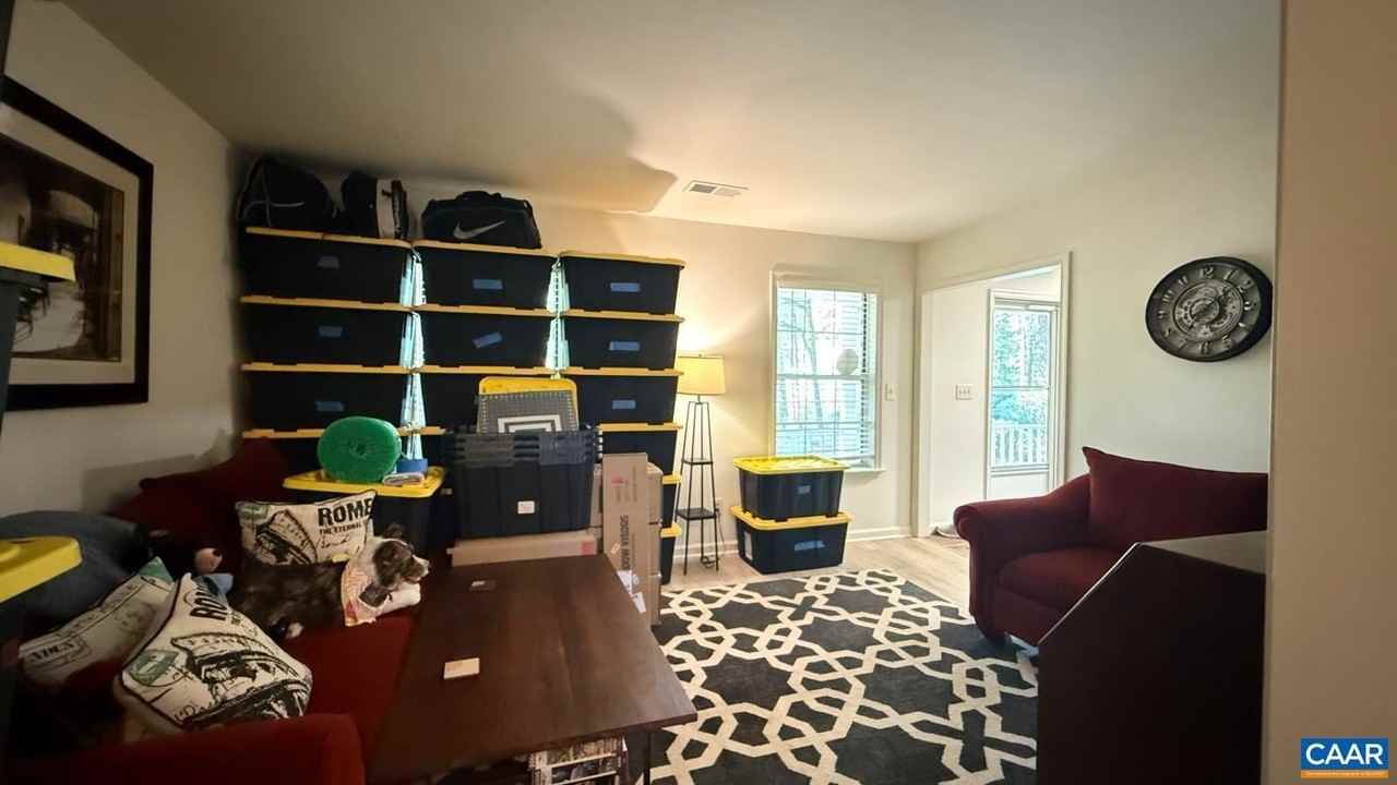 3190 Saddlebrook Ln - Photo 4 of 29