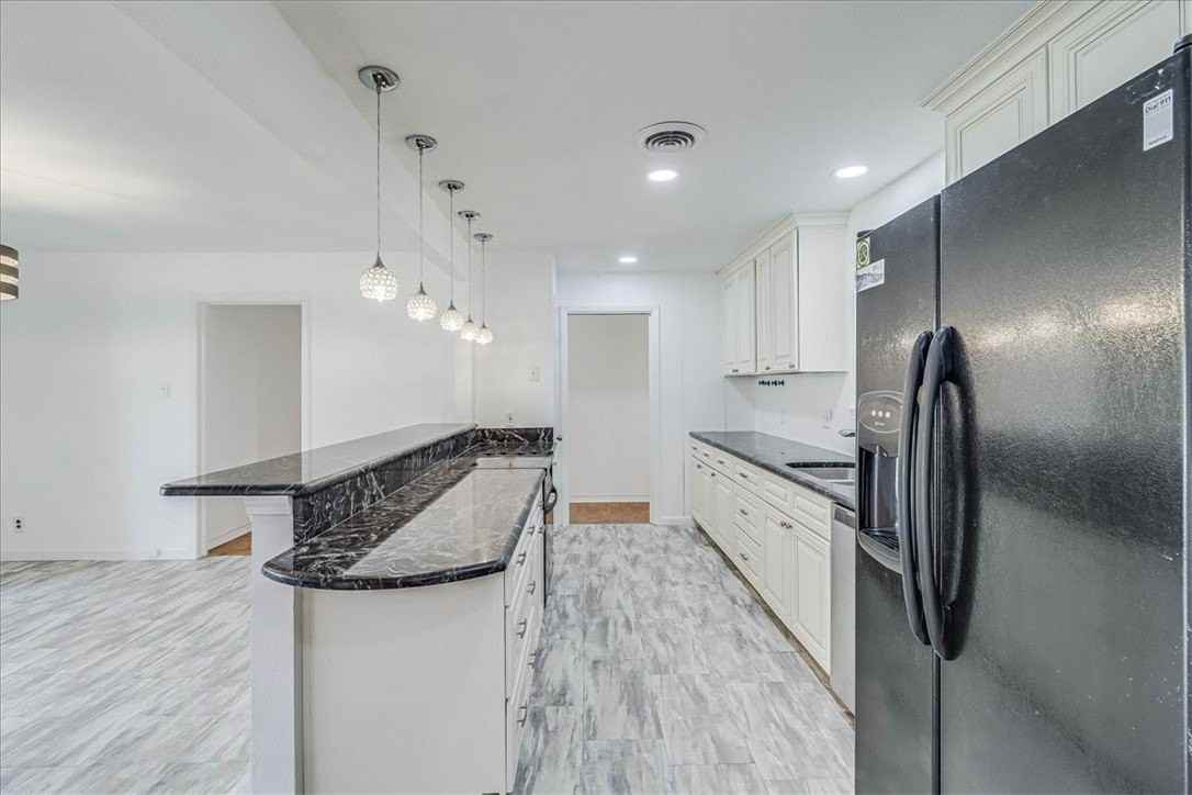 1022 Herndon St - Photo 4 of 40