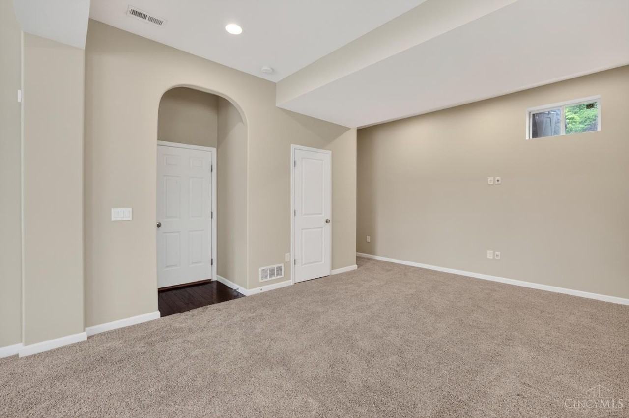 4940 Bouton St - Photo 6 of 42