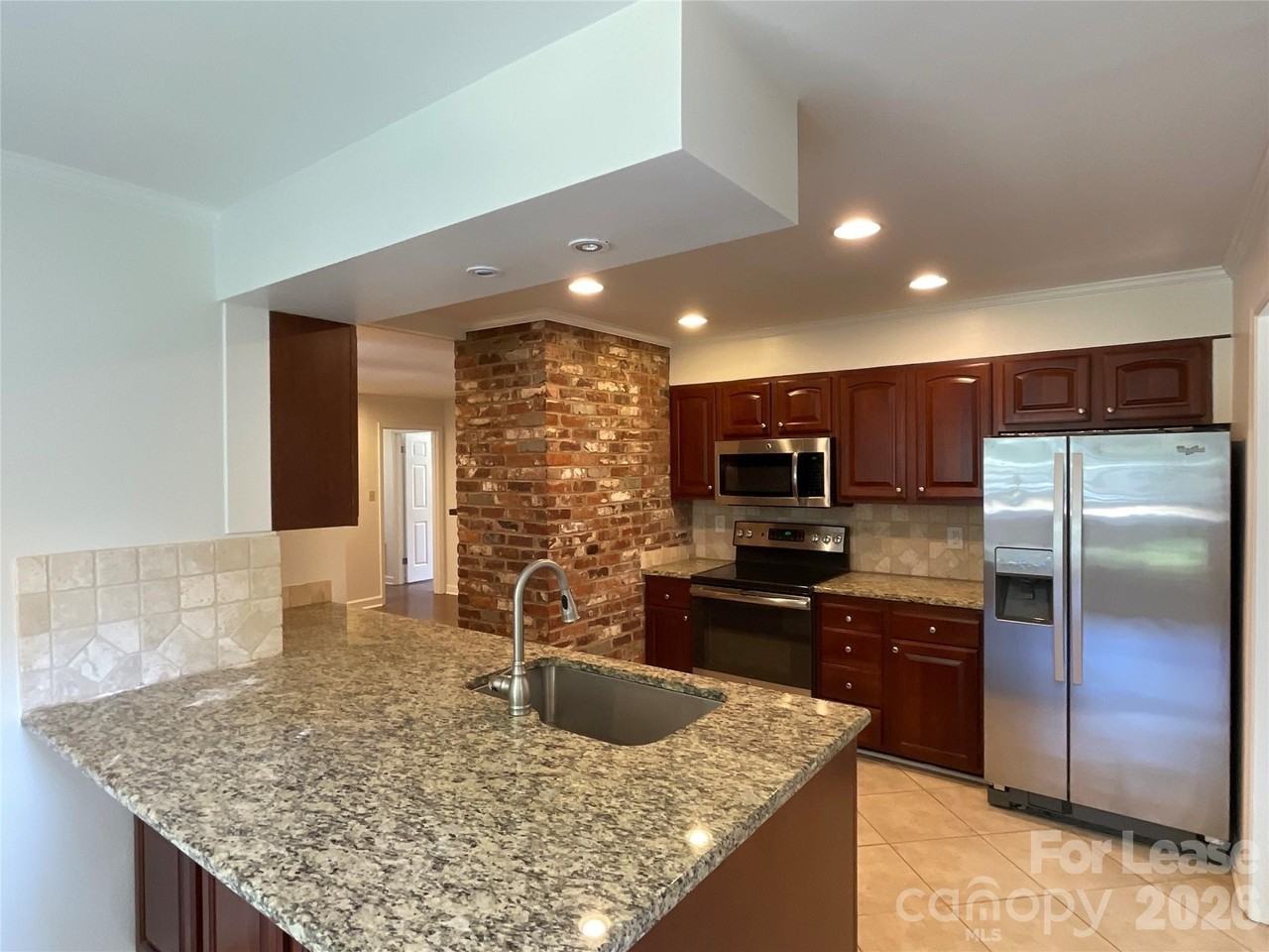 3917 Kitley Pl - Photo 4 of 20