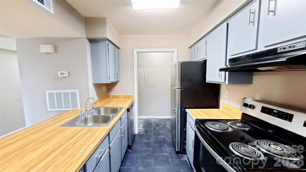 11139 Harrowfield Rd - Photo 4 of 6