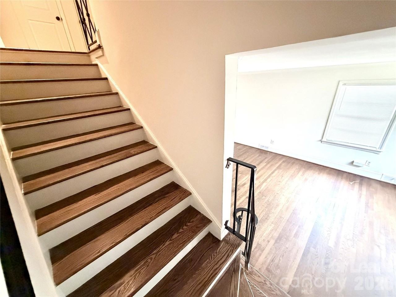 1822 Club Rd - Photo 5 of 10