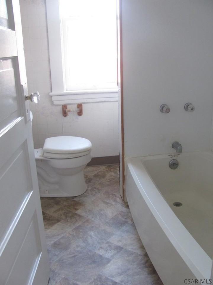 525 Vickroy Ave - Photo 5 of 8