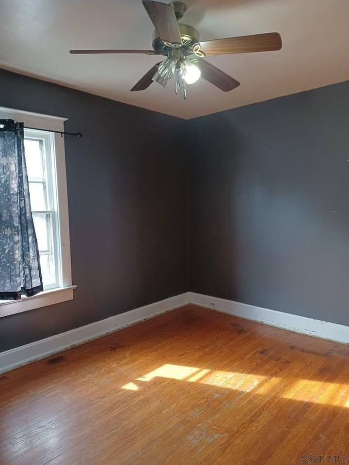 214 Barron Ave - Photo 6 of 8
