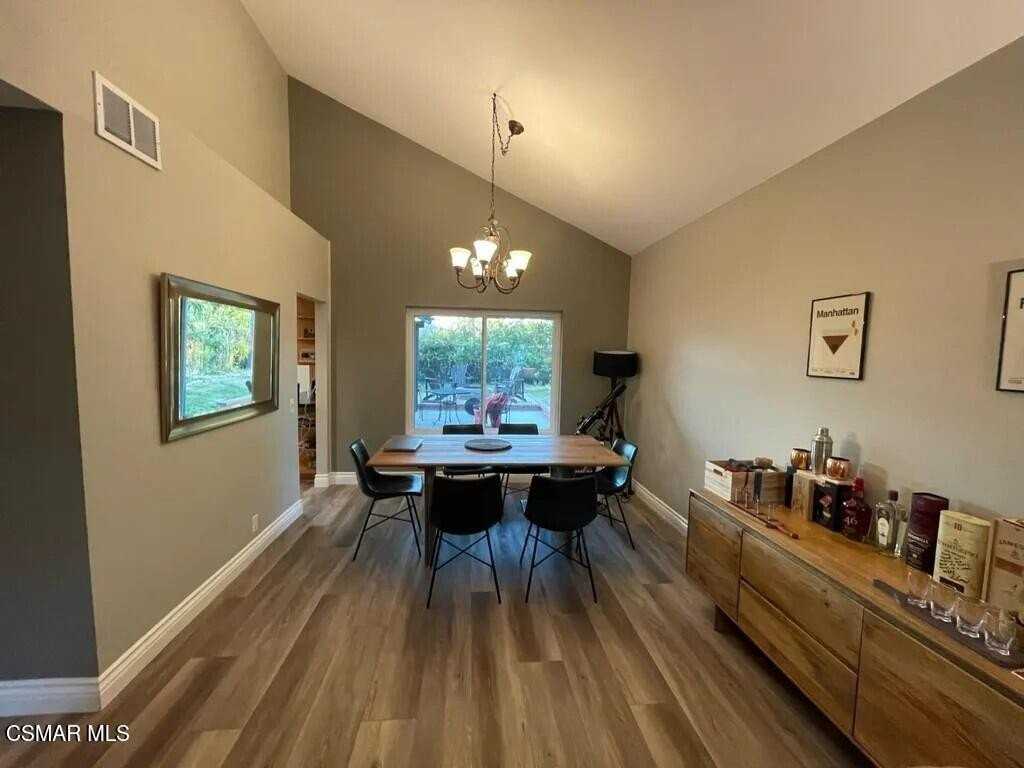 2449 Ridgebrook Pl - Photo 4 of 11