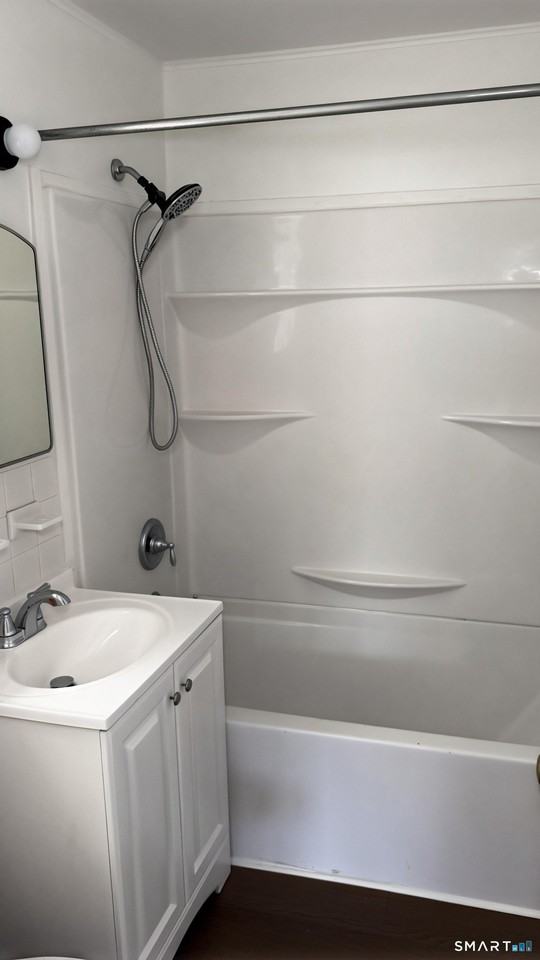 186 Louisiana Ave #D - Photo 3 of 8