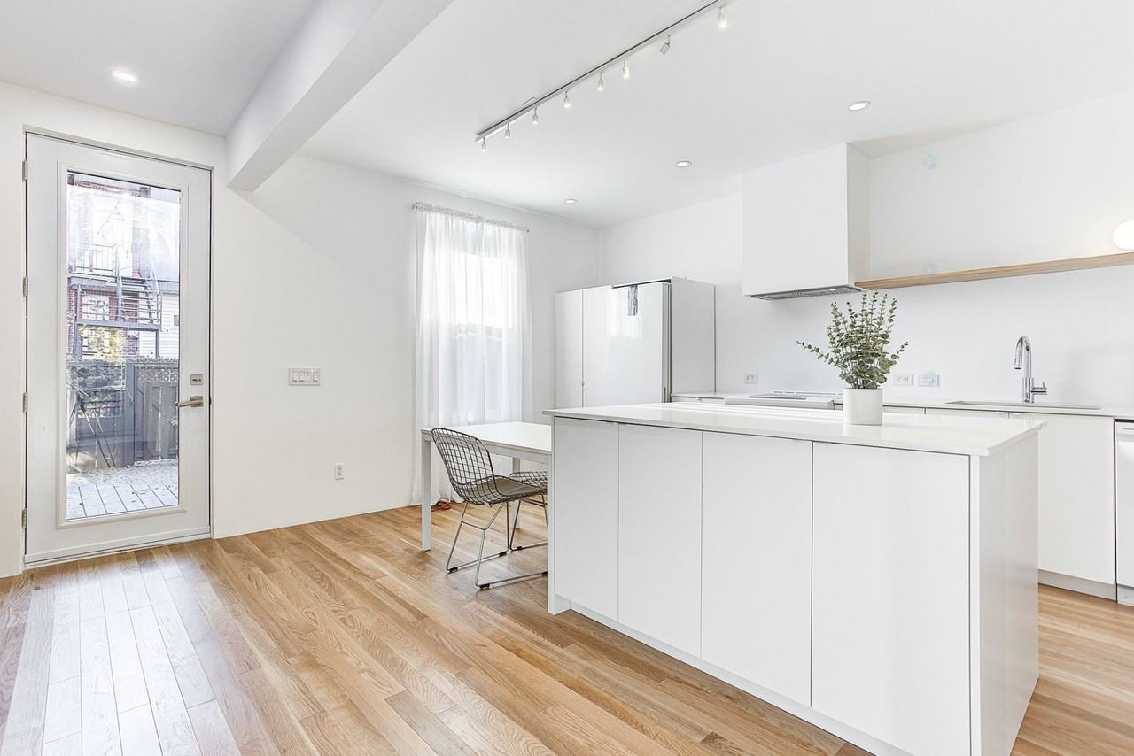 6846 Rue Des écores - Photo 4 of 17
