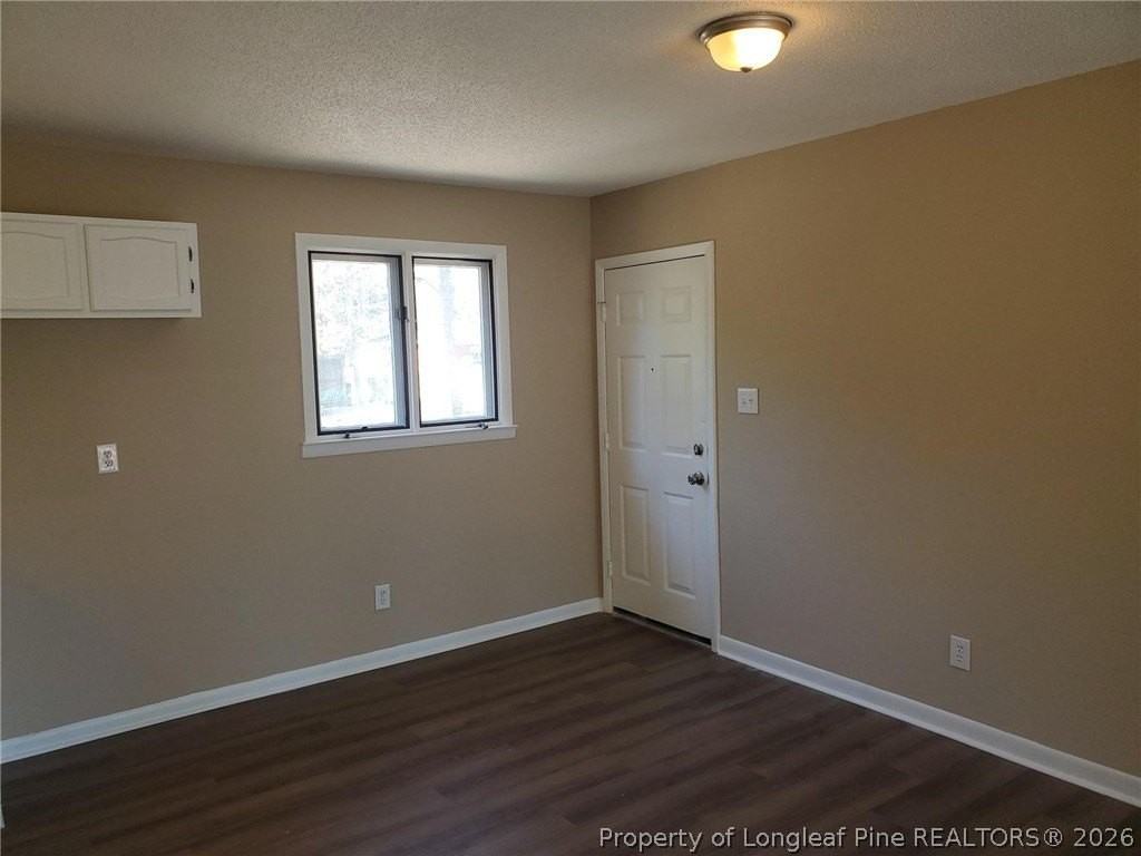300 Rodie Ave - Photo 4 of 11