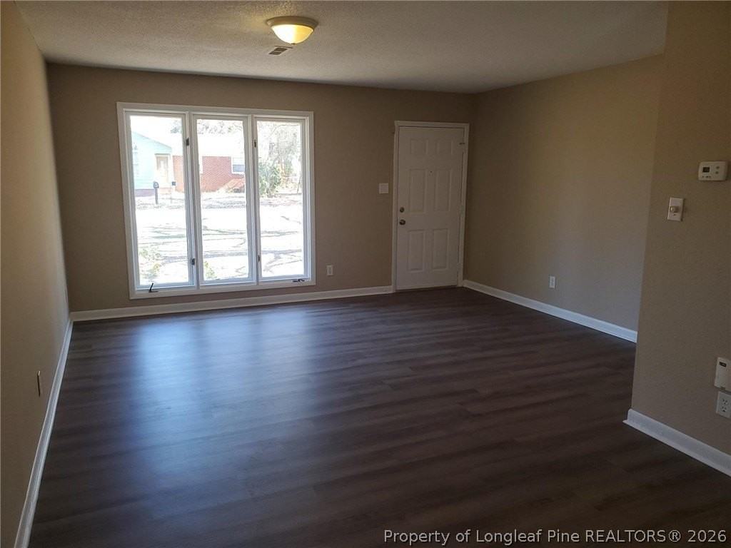 300 Rodie Ave - Photo 5 of 11