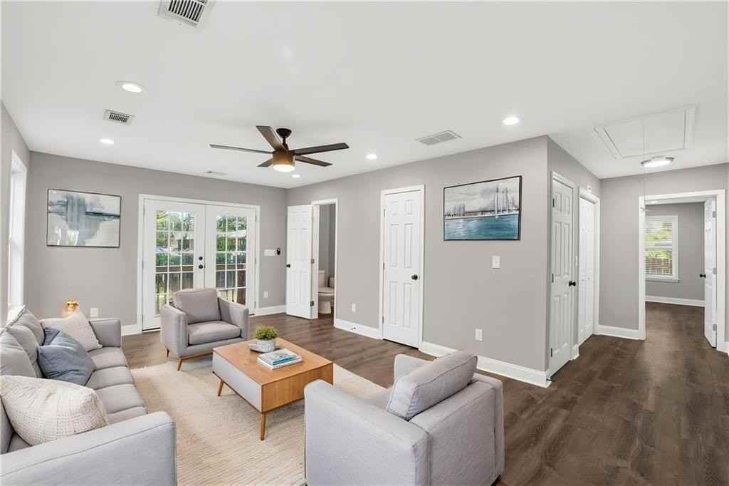 2866 Belvedere Ln - Photo 5 of 29