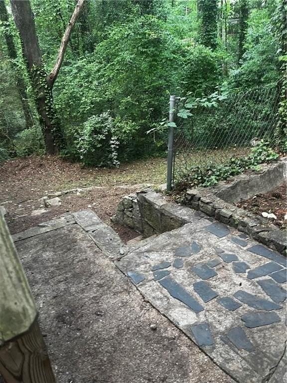 1840 Camellia Dr - Photo 2 of 10