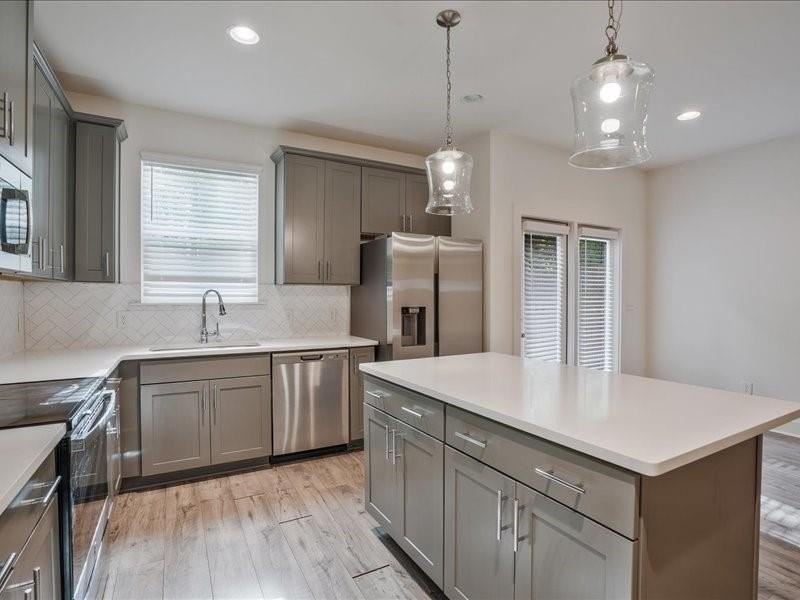 1809 Edgehill Dr - Photo 4 of 29
