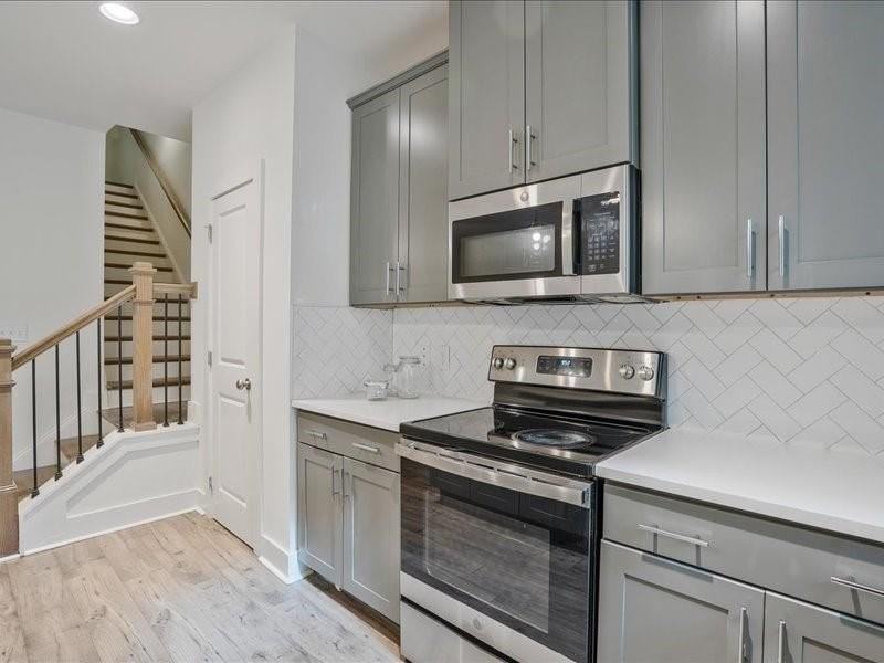 1809 Edgehill Dr - Photo 5 of 29