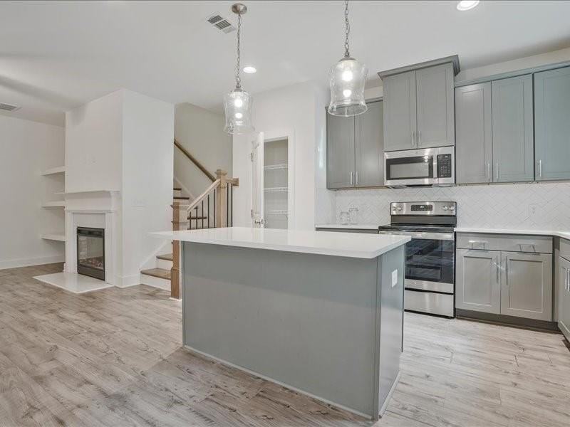 1809 Edgehill Dr - Photo 6 of 29