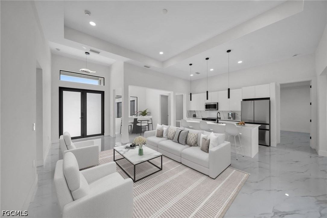 1426 Ne 6th Ave - Photo 4 of 47