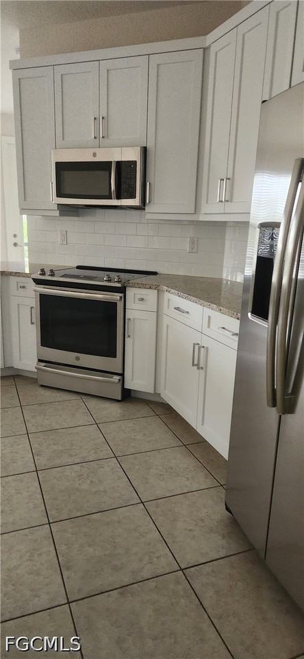 2231 Ne 1st Ter - Photo 4 of 19