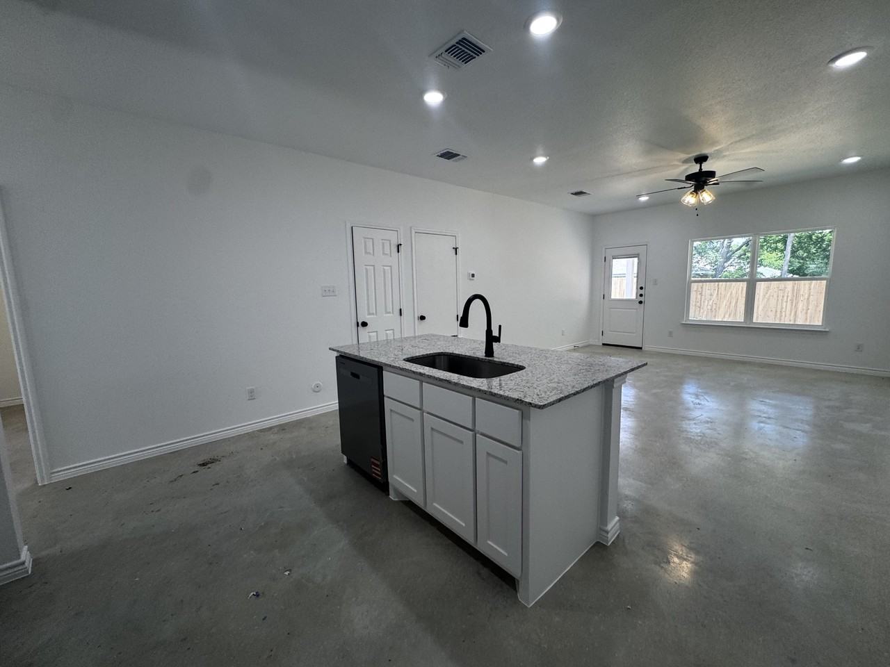 209 Elbert Ln #A - Photo 4 of 31