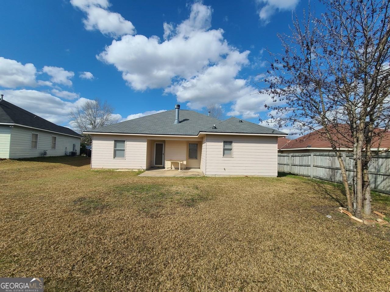 5009 Mint Dr - Photo 3 of 18
