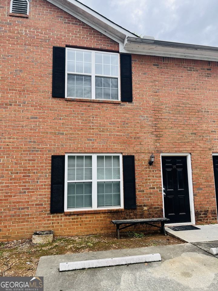 15 Jordan Rd Se - Photo 2 of 25