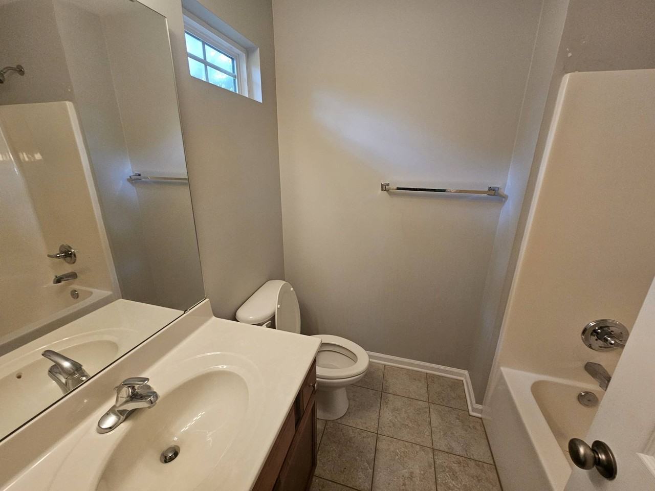 13 Crossbow Pl #1 - Photo 5 of 6