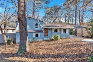 featured image of 2080 Bluffton Way