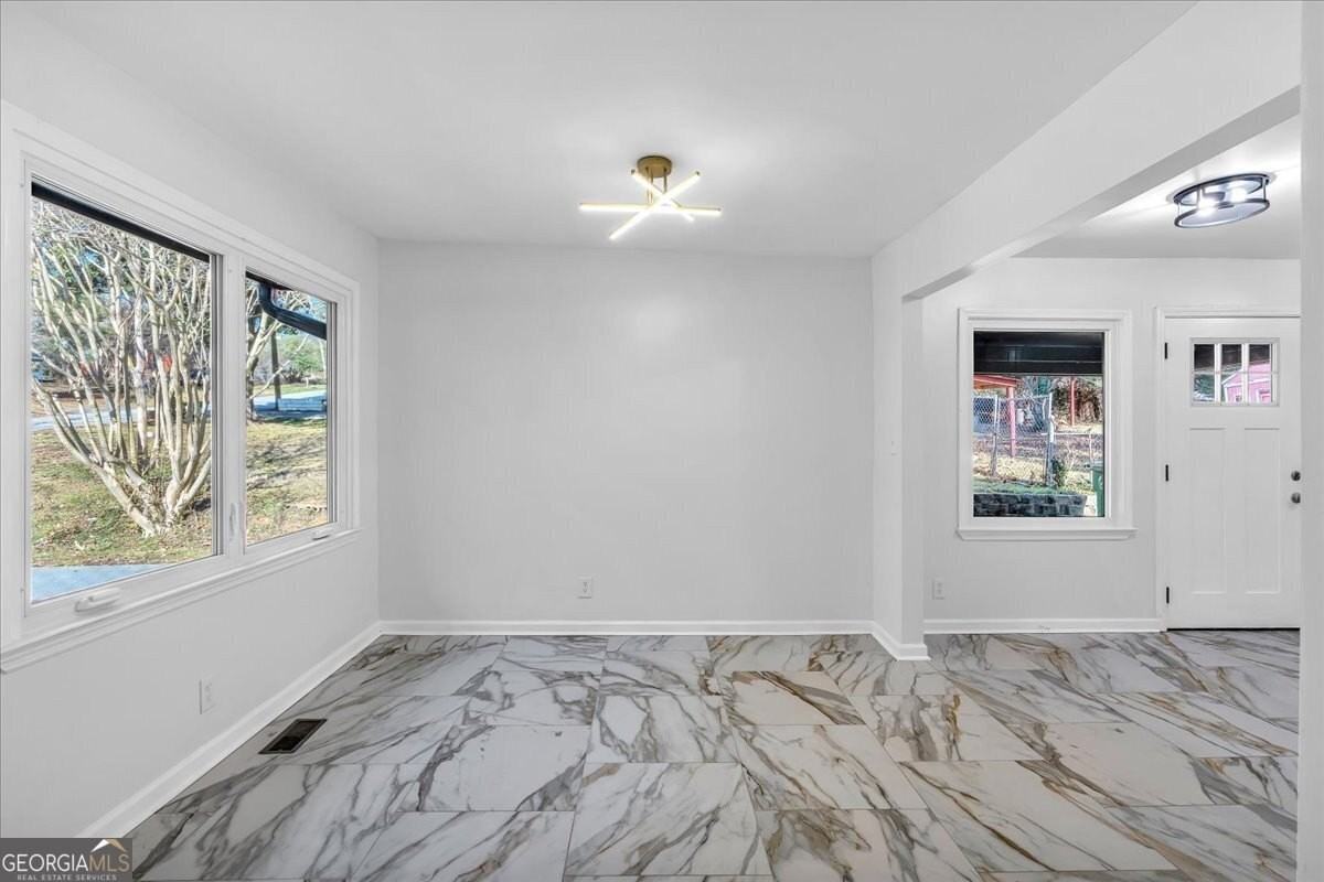 2142 Cloverdale Dr Se - Photo 2 of 50