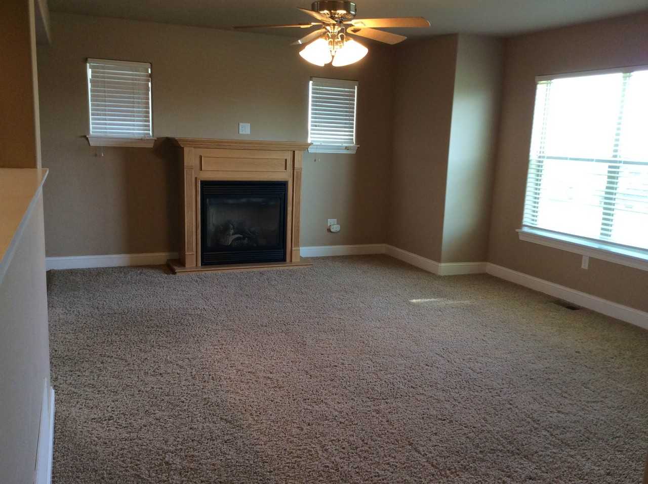 60 N River Rock Dr #1 - Photo 4 of 20