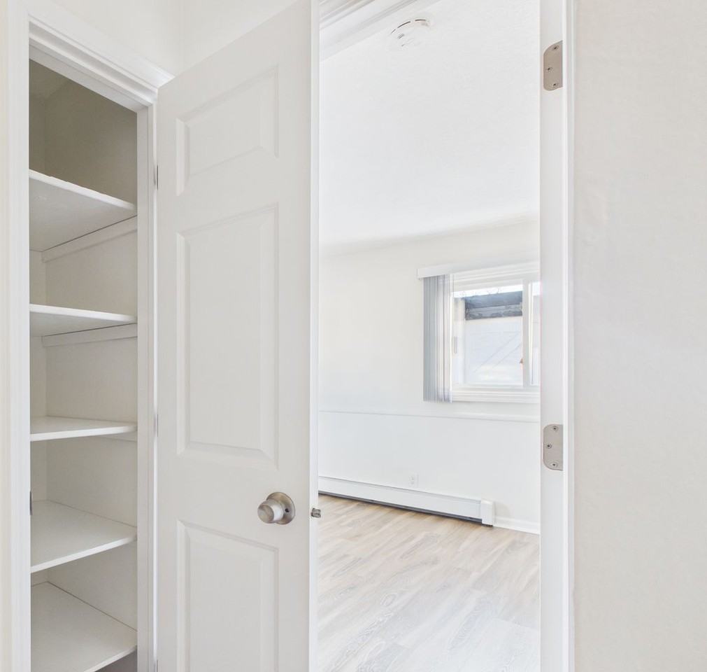 Oakridge Grand Apartments - Photo 3 of 21