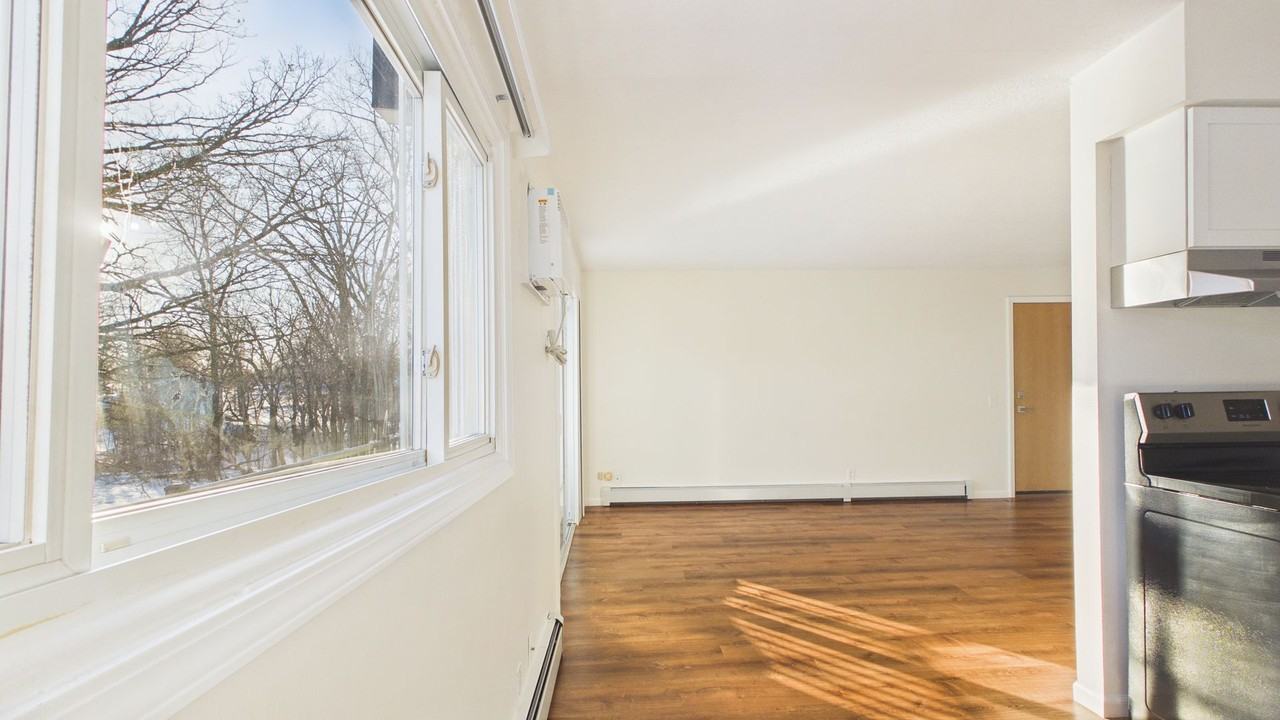 Oakridge Grand Apartments - Photo 7 of 21