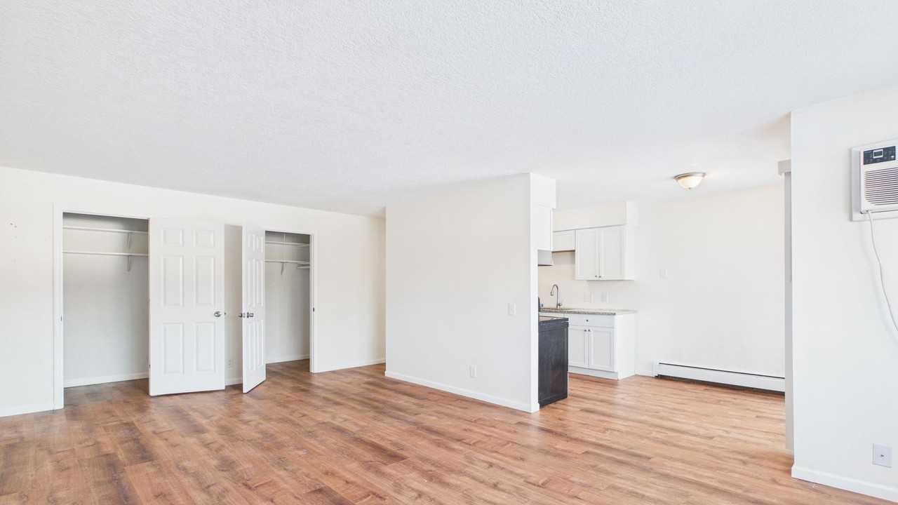 34 Grand Apartments - Photo 3 of 21