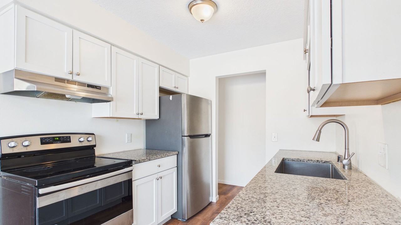 34 Grand Apartments - Photo 5 of 21