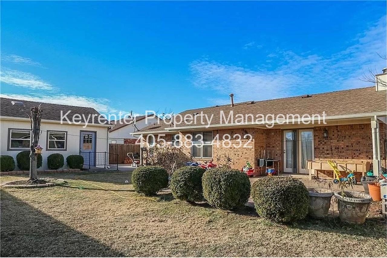616 Ne 15th St - Photo 2 of 13