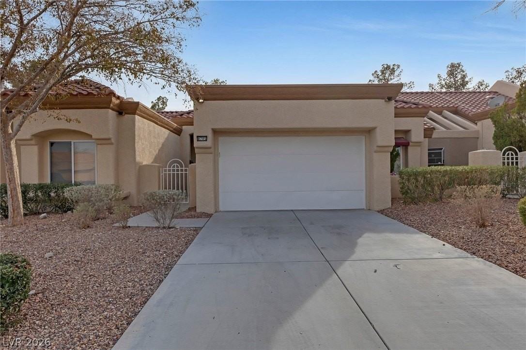 8705 Prairie Hill Dr - Photo 2 of 27