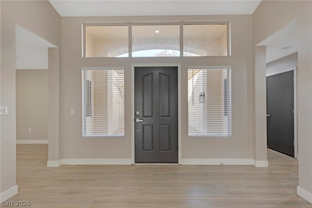 8705 Prairie Hill Dr - Photo 4 of 27