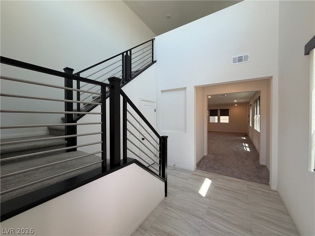8030 Minavalle Ave - Photo 3 of 27