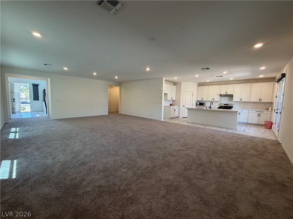 8030 Minavalle Ave - Photo 5 of 27