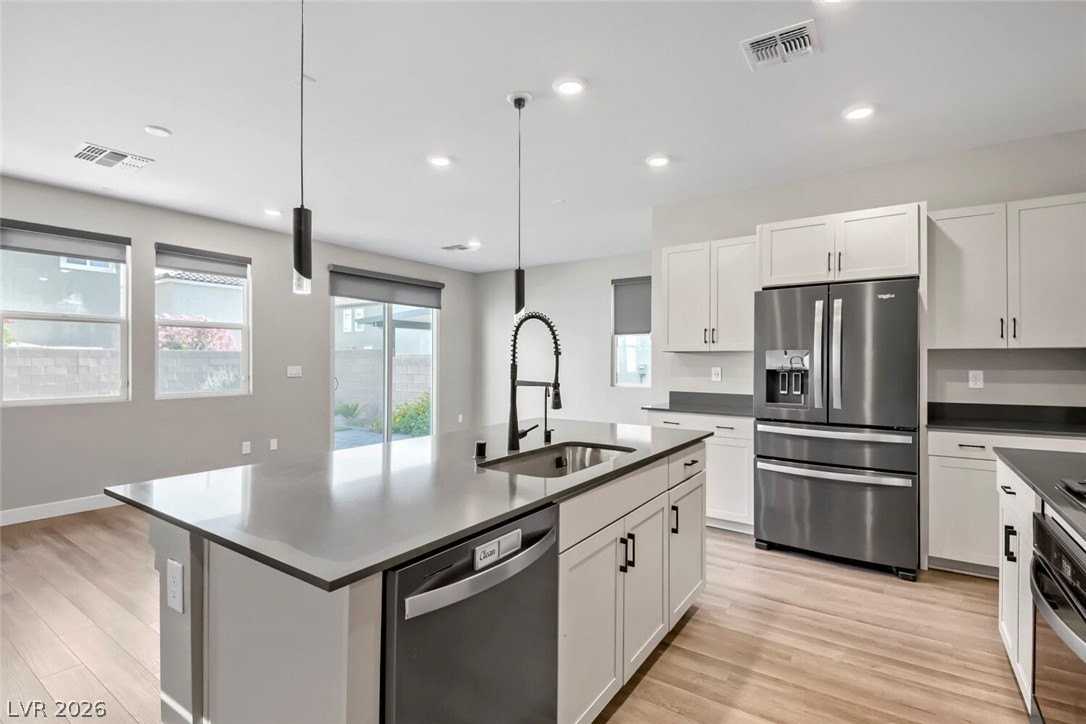 7110 Cass Ave - Photo 6 of 23