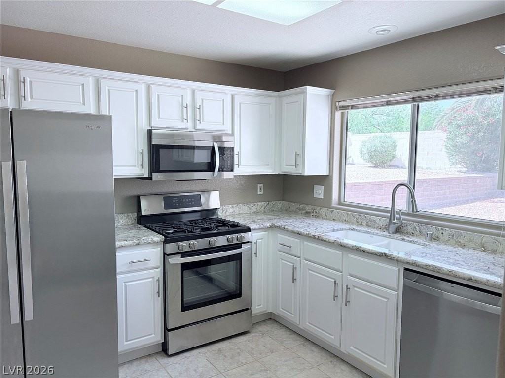 9520 Ruby Hills Dr - Photo 3 of 12