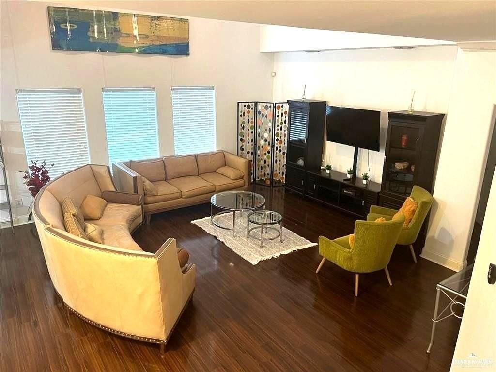 3405 San Roman St - Photo 2 of 13