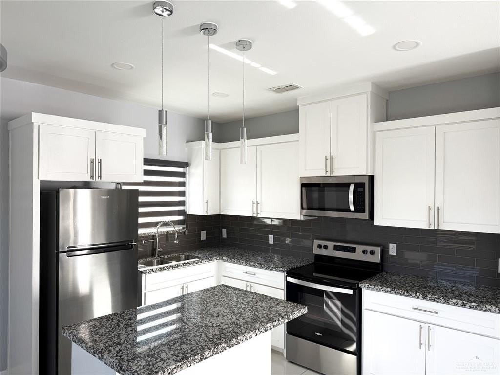1602 Angelina Dr #1 - Photo 5 of 13