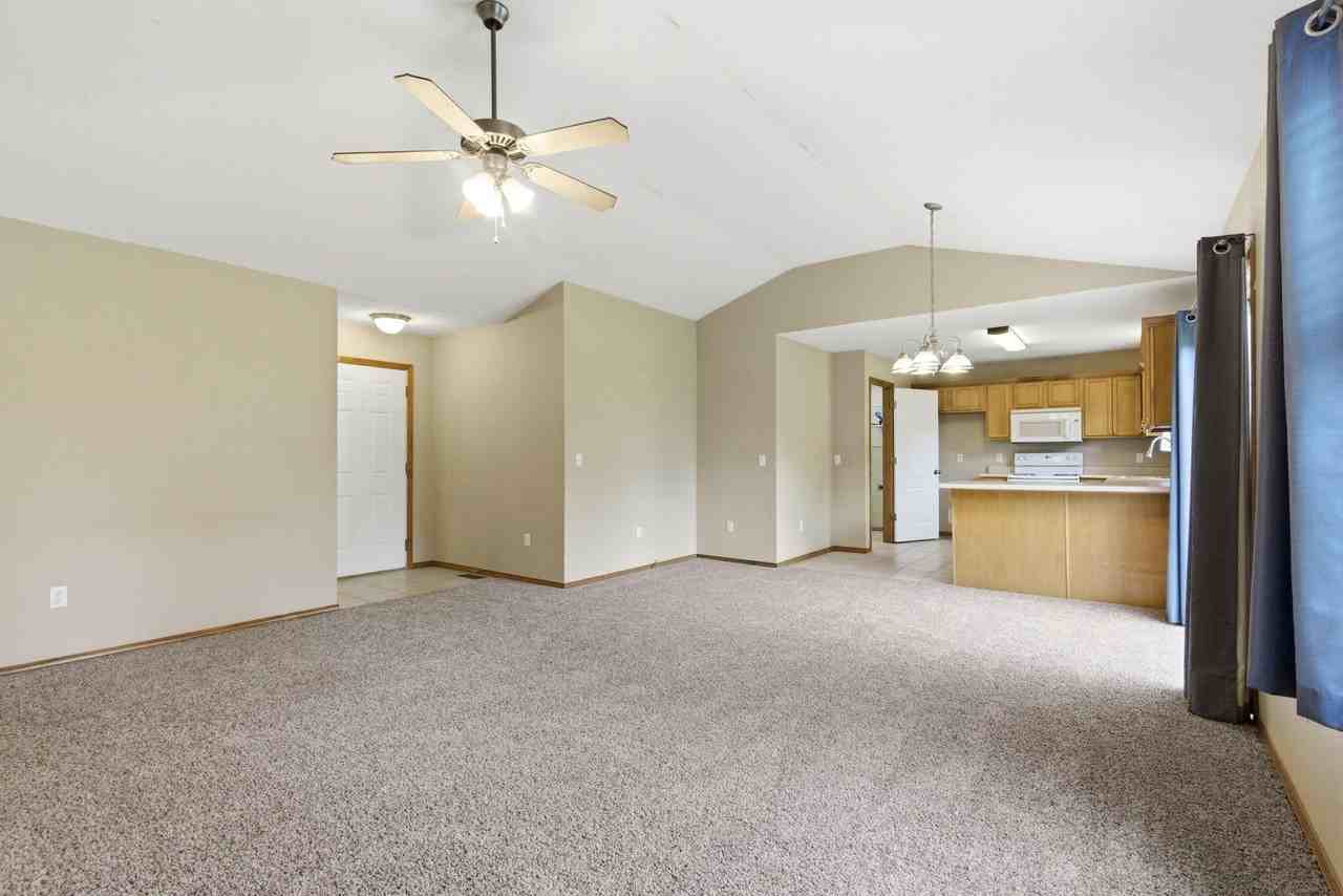 1215 S 14th Ave - Photo 6 of 28