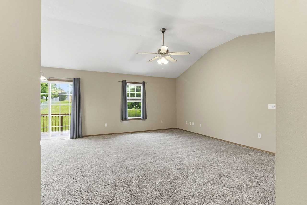 1215 S 14th Ave - Photo 7 of 28
