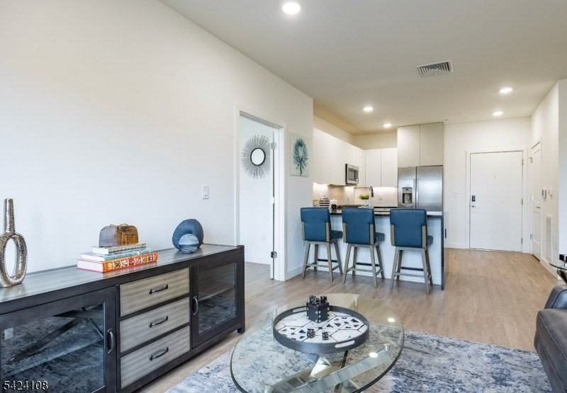 558 Market St - Photo 6 of 17